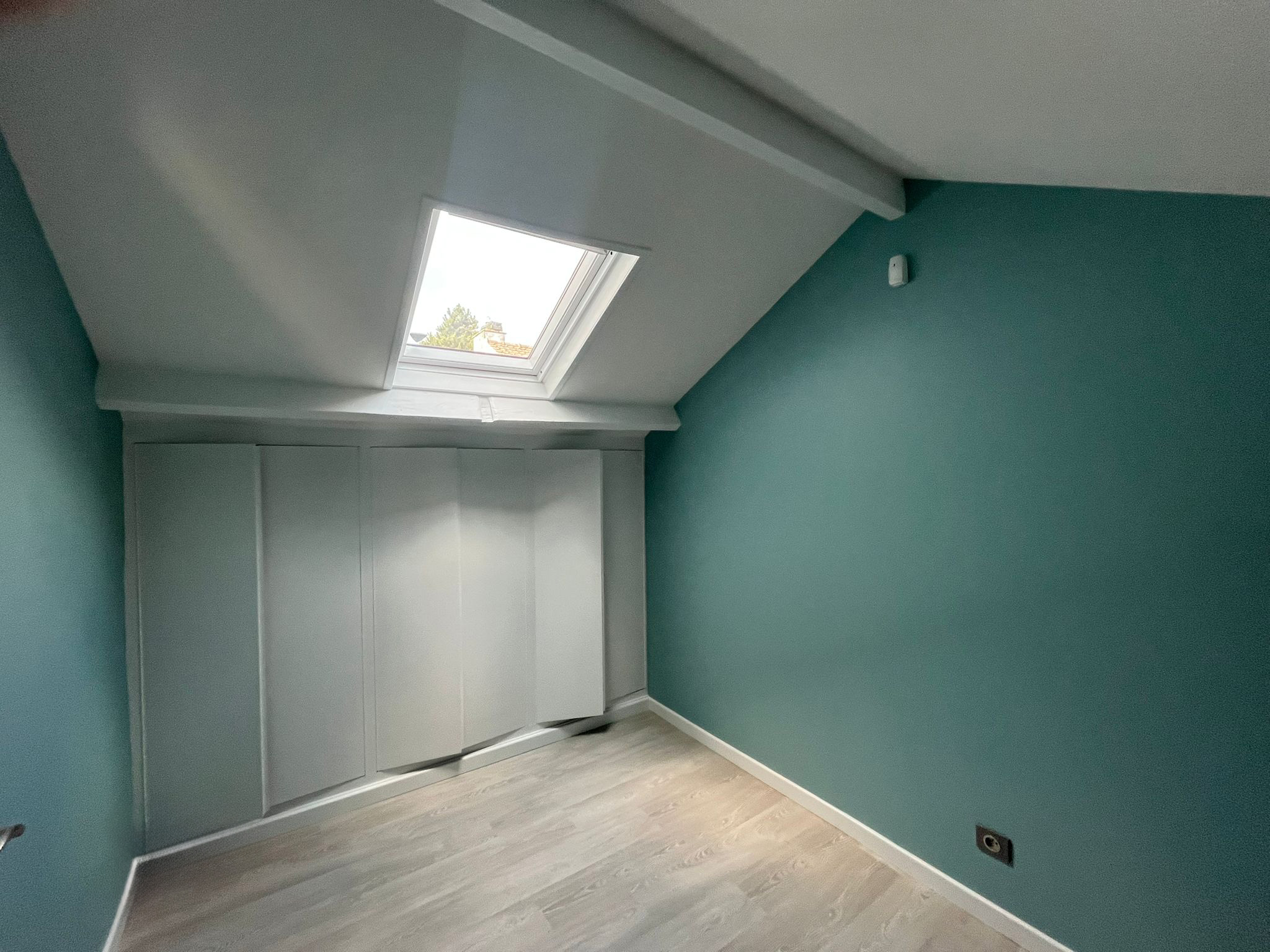 renovation-chambre-peinture-murs-fp-deco-avelin
